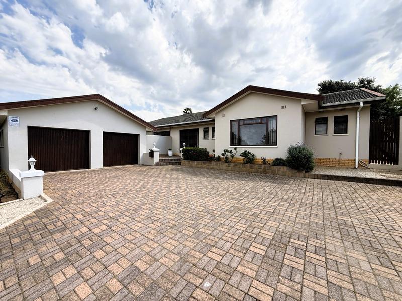 4 Bedroom Property for Sale in Panorama Western Cape